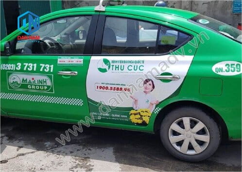 Quảng cáo taxi trên 2 cánh cửa sau taxi Mai Linh Lạng Sơn